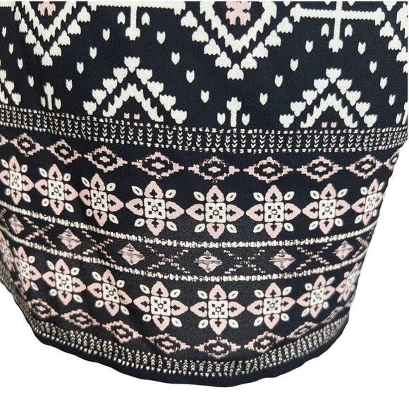 NWT Aqua Women's Aztec Geo Print Split Neck Roll-Tab Sleeve Romper XS - Picture 11 of 15